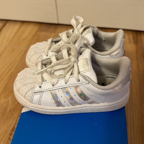 Adidas toddler girl superstar 1 sneakers size 7 - Picture 5 of 8